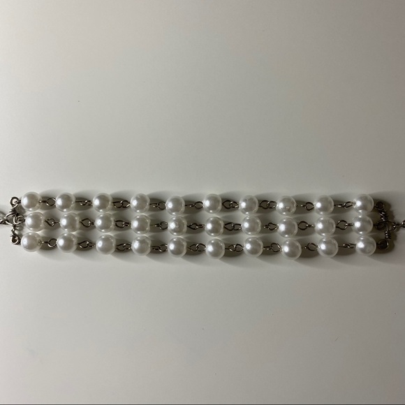Jewelry - 3 row pearl bracelet